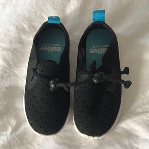 Kids Native shoes NWOB. Size 8